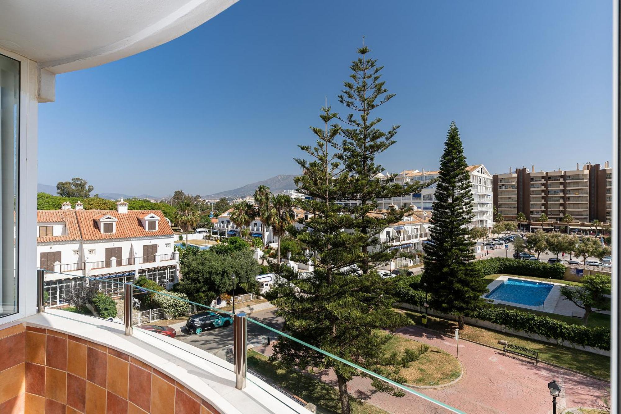 Blonzu Dominicana Fuengirola Eksteriør bilde